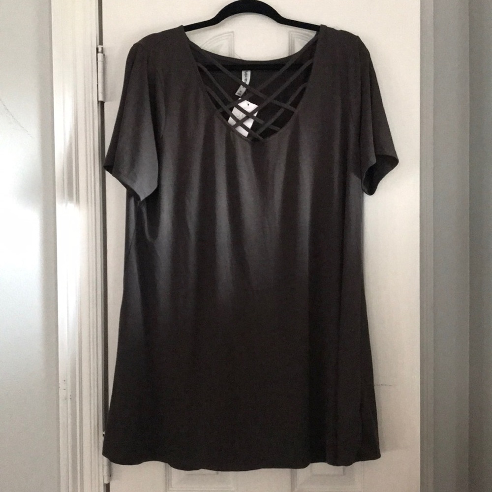 Boutique Gray Swing Top Tunic 3X   New with Tags.